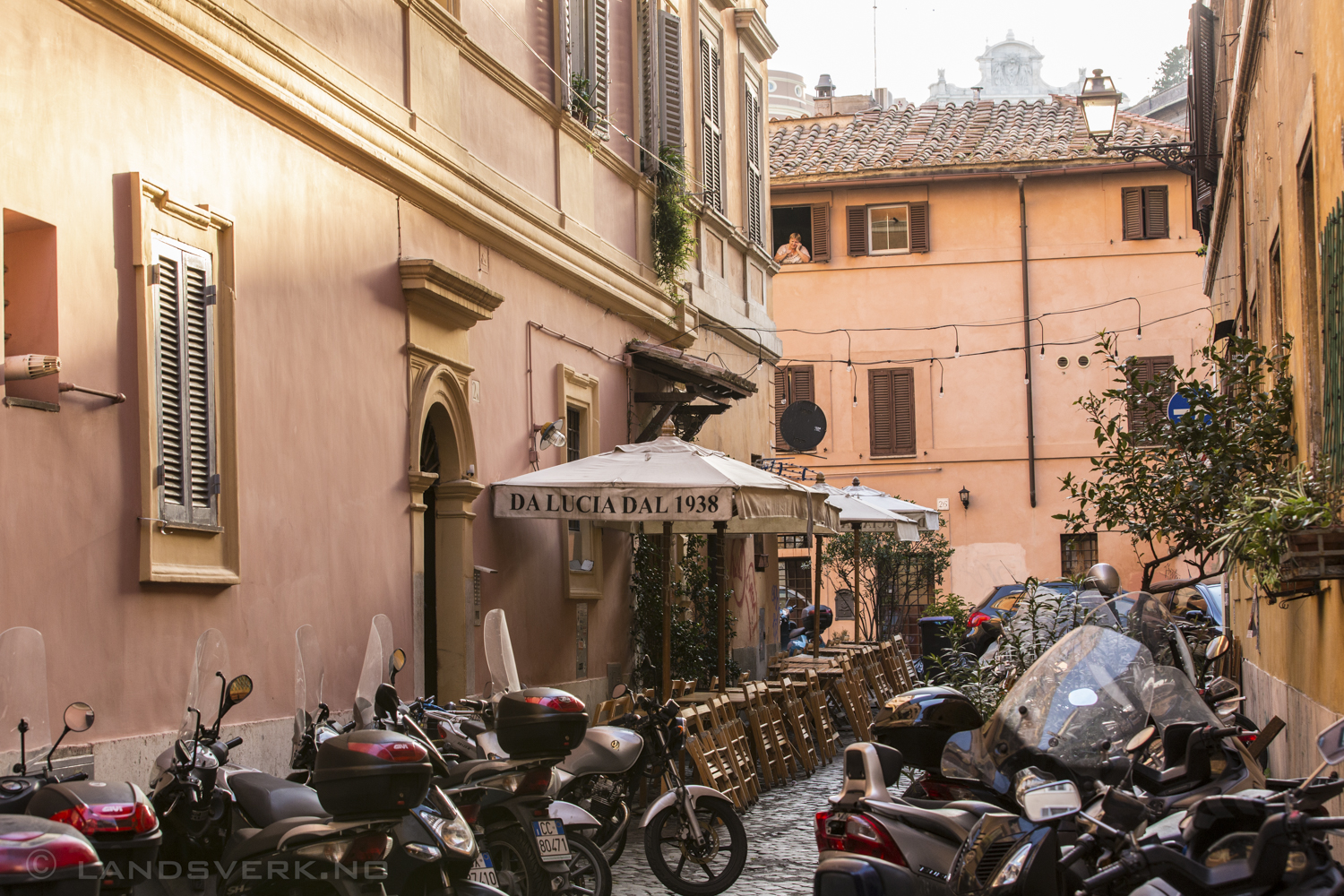 Trastevere. Rome, Italy. 

(Canon EOS 5D Mark III / Canon EF 70-200mm f/2.8 L IS II USM)