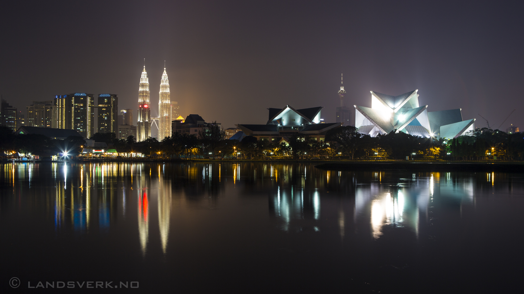 Titiwangsa Lake Park. Kuala Lumpur, Malaysia.

(Canon EOS 5D Mark III / Canon EF 24-70mm f/2.8 L USM)