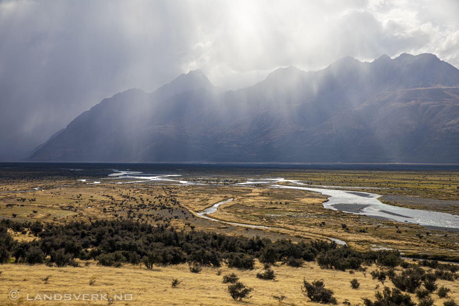 Near Lake Tasman, New Zealand. 

(Canon EOS 5D Mark IV / Canon EF 24-70mm f/2.8 L II USM)