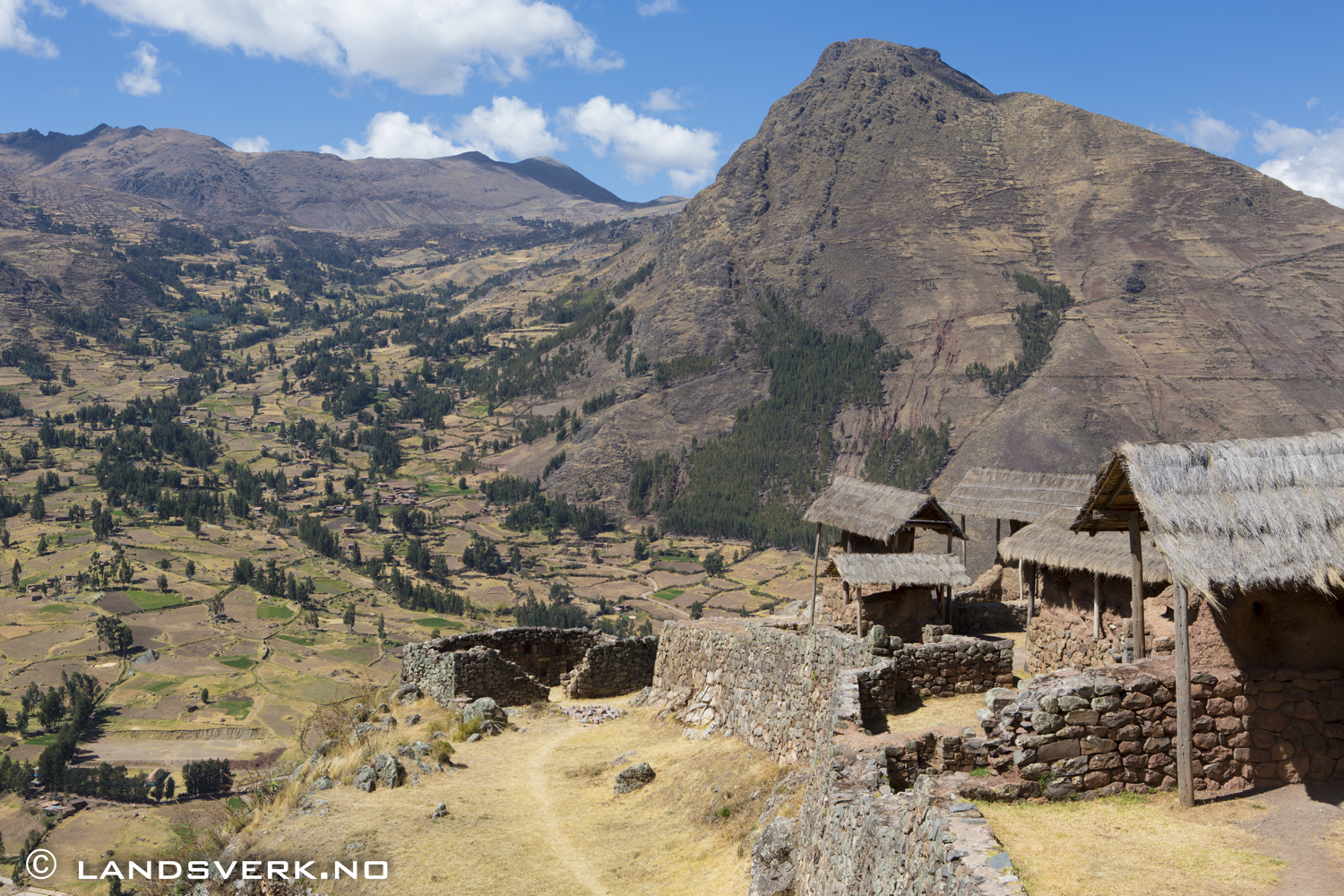 Sacred Valley of the Incas in Cusco Pisac Via Km 22, Cusco, Peru. 

(Canon EOS 5D Mark III / Canon EF 24-70mm 
f/2.8 L USM)