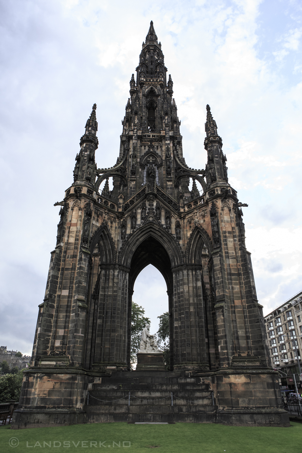Edinburgh, Scotland. 

(Canon EOS 5D Mark III / Canon EF 24-70mm f/2.8 L 
USM)