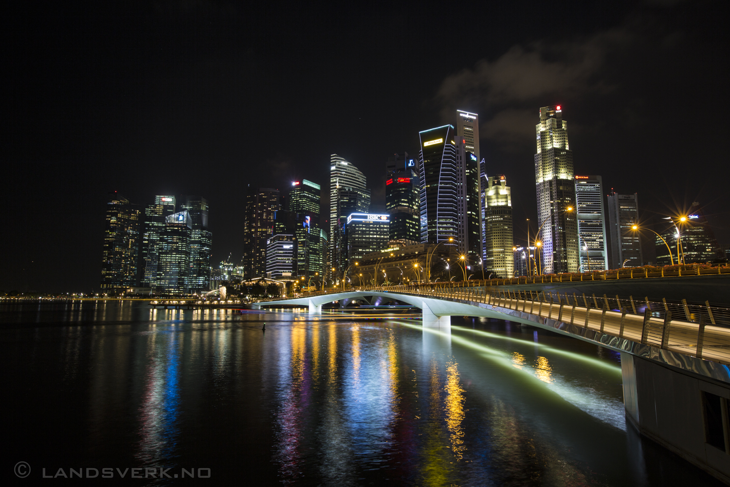 Marina Bay, Singapore. 

(Canon EOS 5D Mark III / Canon EF 16-35mm f/2.8 L II USM)