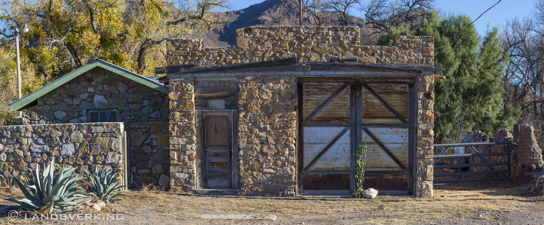 Shafter ghost town, Texas. 

(Canon EOS 5D Mark III / Canon EF 70-200mm f/2.8 L IS II USM)