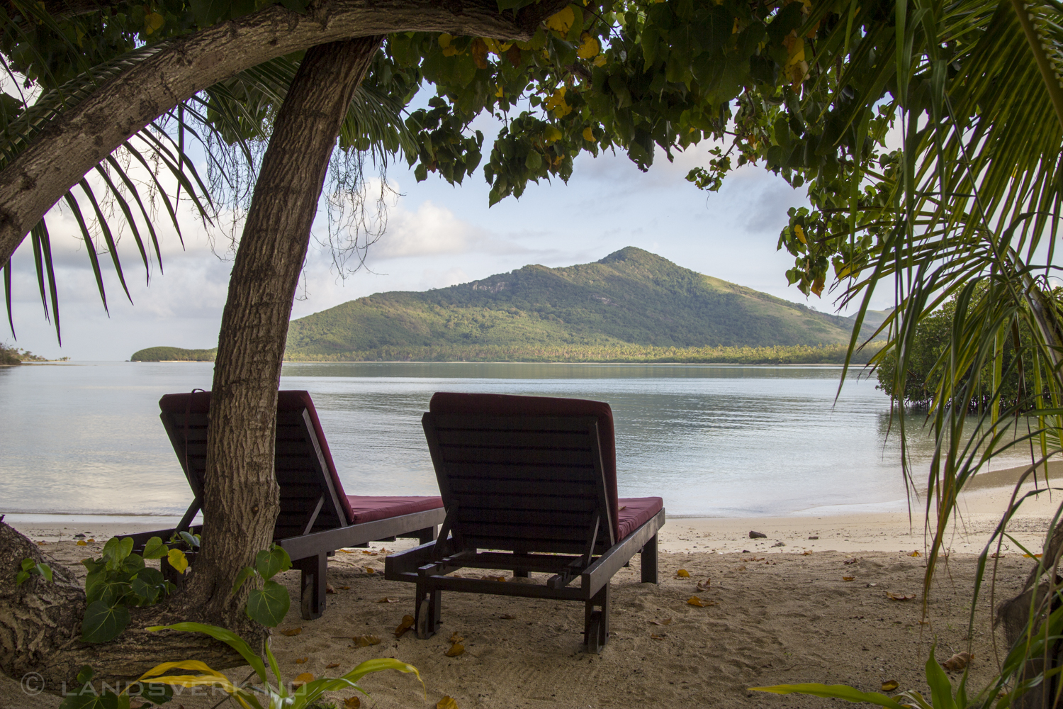 Navutu Stars Resort, Yaqeta Island, Yasawa Islands. 

(Canon EOS 550D / Sigma 18-50mm F2.8)