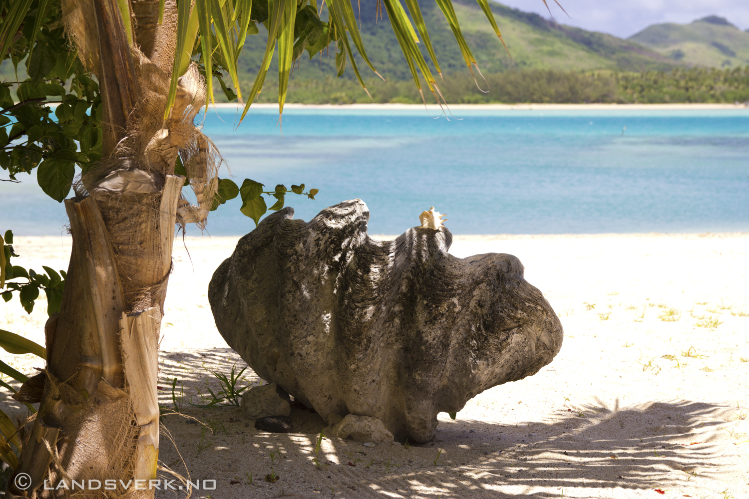 Navutu Stars Resort, Yaqeta Island, Yasawa Islands. 

(Canon EOS 550D / Sigma 18-50mm F2.8)