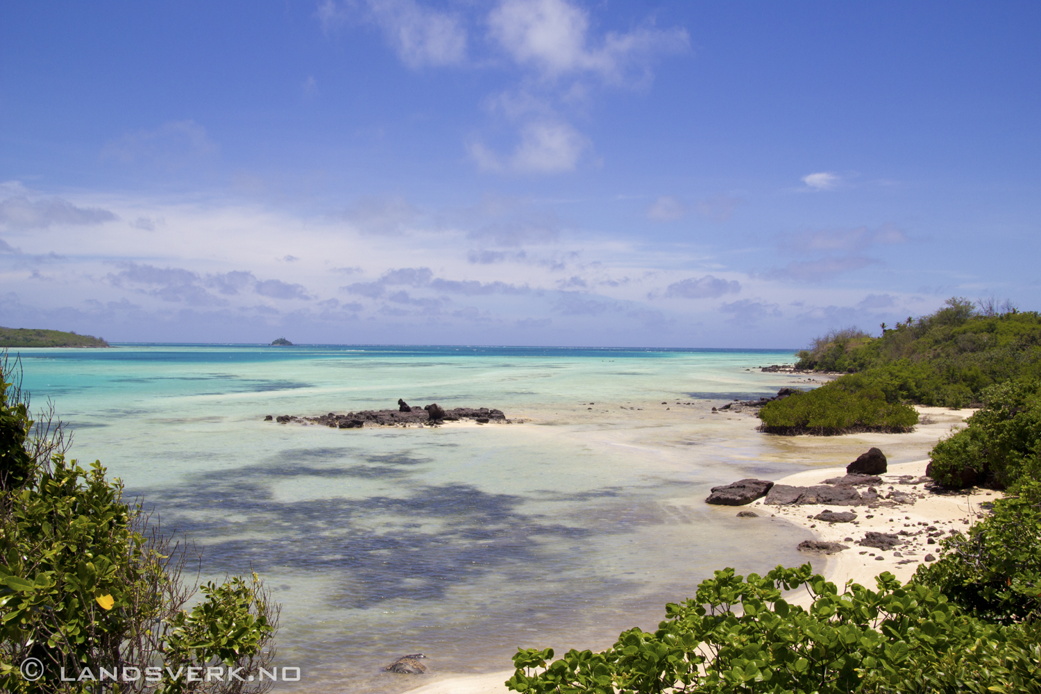 Navutu Stars Resort, Yaqeta Island, Yasawa Islands. 

(Canon EOS 550D / Sigma 18-50mm F2.8)