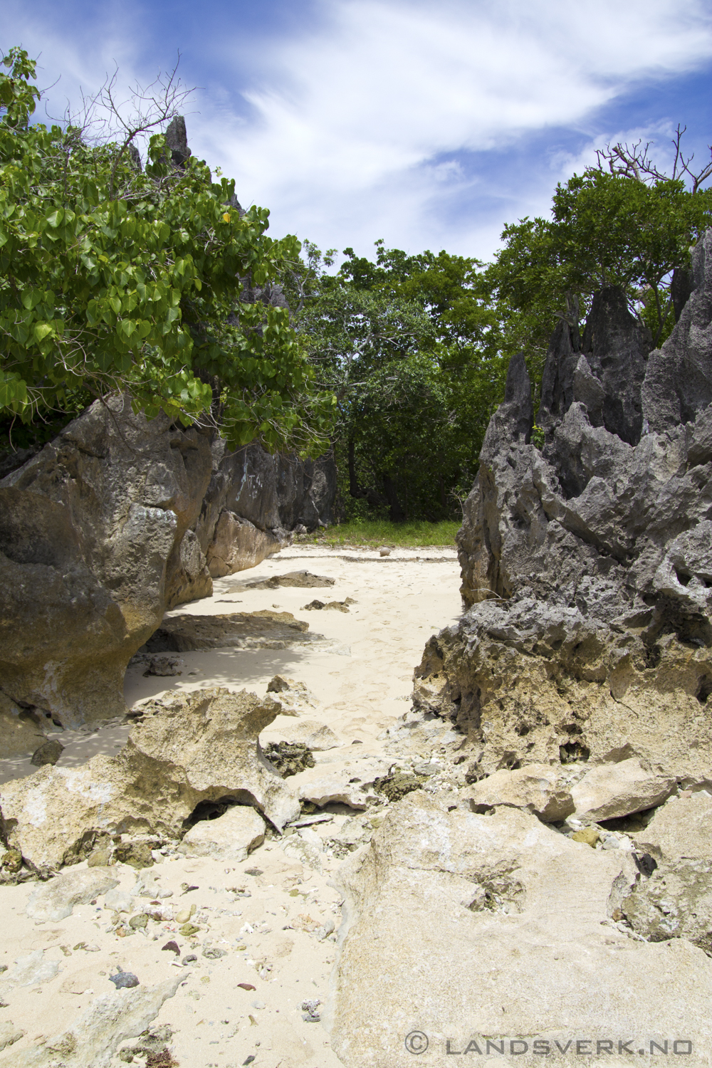 Sawa-I-Lau, Yasawa Islands. 

(Canon EOS 550D / Sigma 18-50mm F2.8)