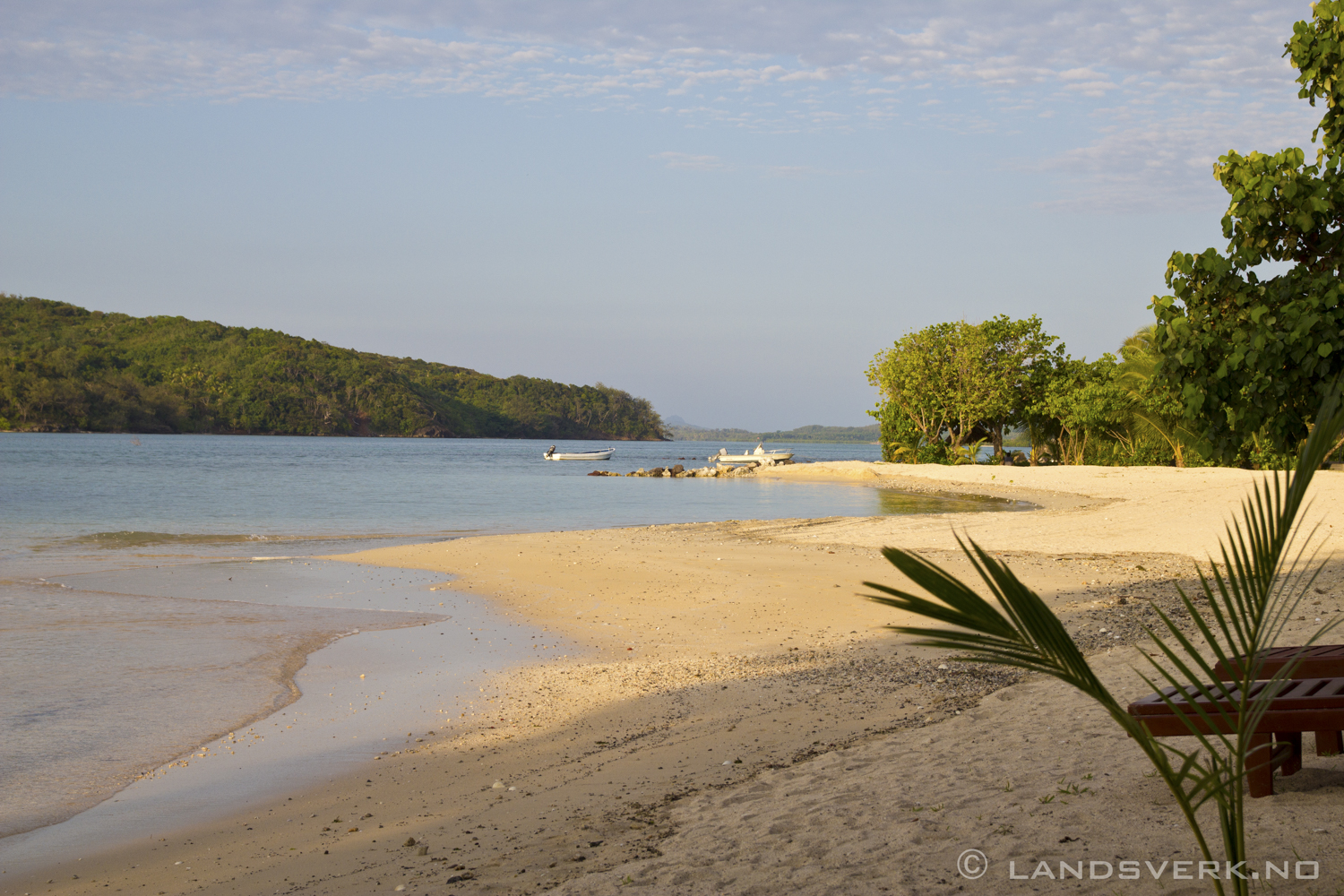 Solnedgang over Navutu Stars Resort, Yaqeta Island, Yasawa Islands. 

(Canon EOS 550D / Sigma 18-50mm F2.8)