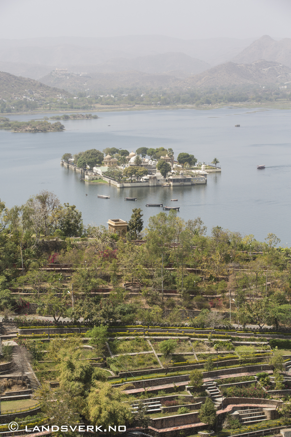 Udaipur, India. 

(Canon EOS 5D Mark III / Canon EF 70-200mm f/2.8 L IS II USM)