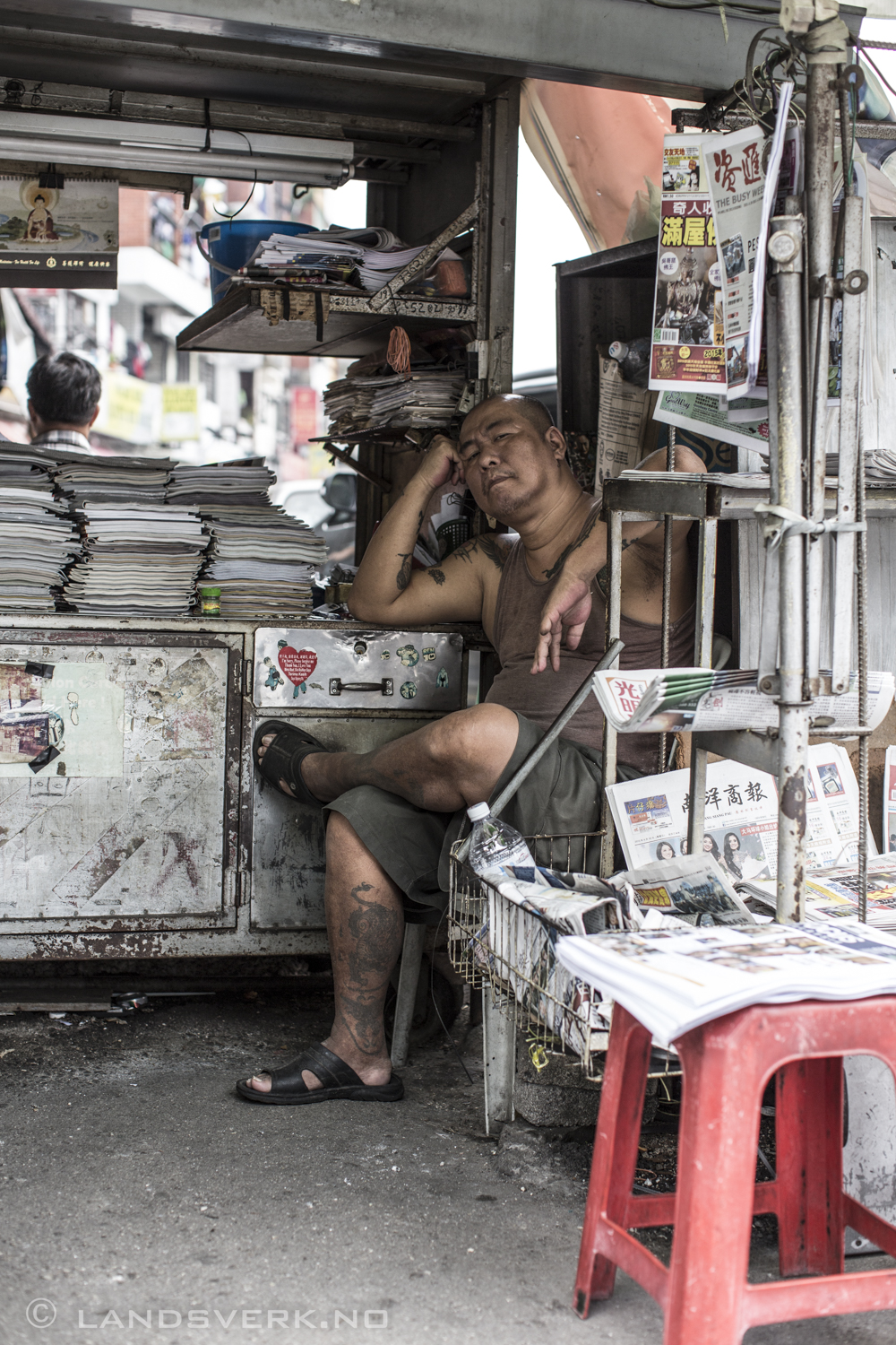 Trying to look mean for the camera. Kuala Lumpur, Malaysia.

(Canon EOS 5D Mark III / Canon EF 50mm f/1.2 L USM)