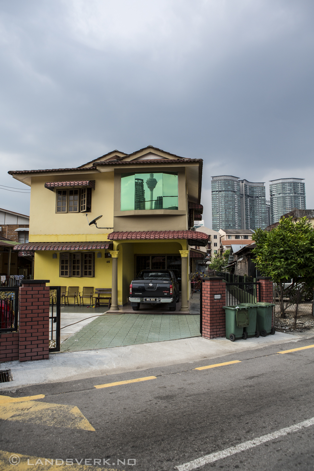 Kampung Baru, Kuala Lumpur, Malaysia.

(Canon EOS 5D Mark III / Canon EF 24-70mm f/2.8 L USM)