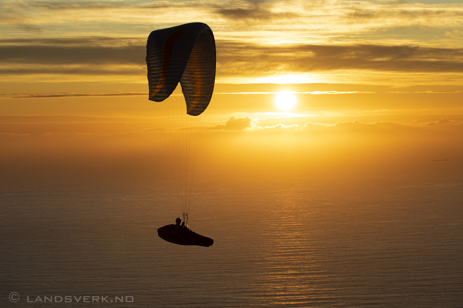 From the top of Lion's Head, Cape Town, South Africa. (Canon EOS 5D Mark IV / Canon EF 100-400mm f/4.5-5.6 L IS II USM)