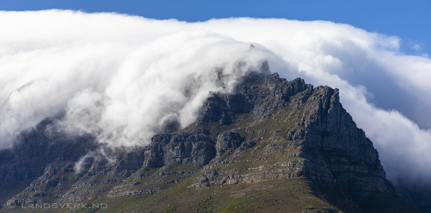 Table Mountain in a fog blanket, Cape Town, South Africa. (Canon EOS 5D Mark IV / Canon EF 24-70mm f/2.8 L II USM)