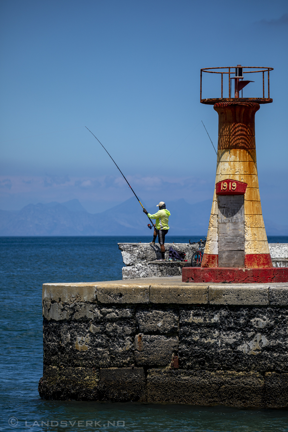 Kalk Bay, South Africa. (Canon EOS 5D Mark IV / Canon EF 100-400mm f/4.5-5.6 L IS II USM)