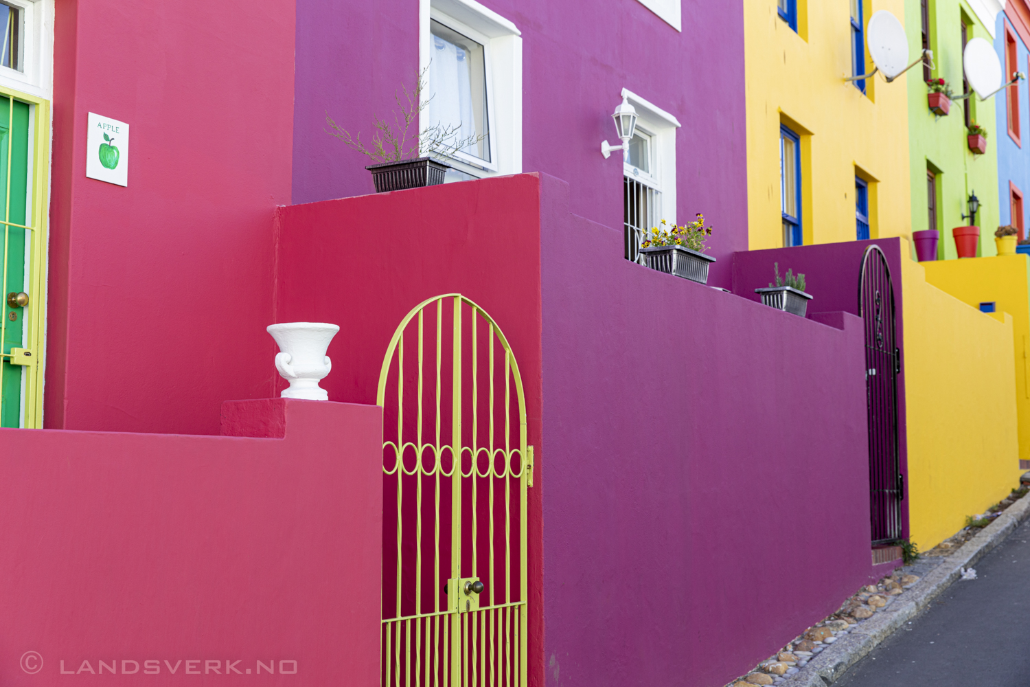 Bo-Kaap, Cape Town, South Africa. (Canon EOS 5D Mark IV / Canon EF 24-70mm f/2.8 L II USM)