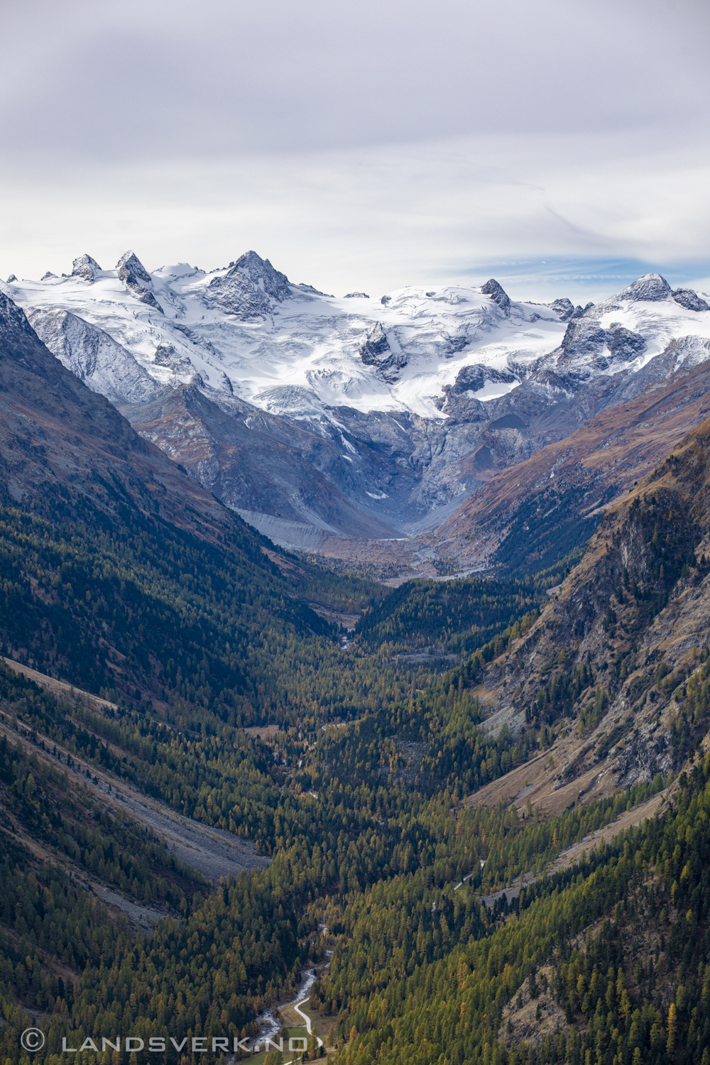 Engadin, Switzerland. (Canon EOS 5D Mark IV / Canon EF 70-200mm f/2.8 L IS II USM)