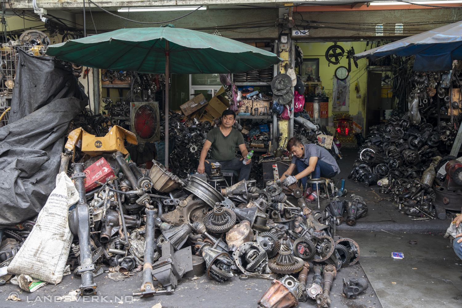 Talat Noi. Bangkok, Thailand. (Canon EOS 5D Mark IV / Canon EF 24-70mm f/2.8 L II USM)