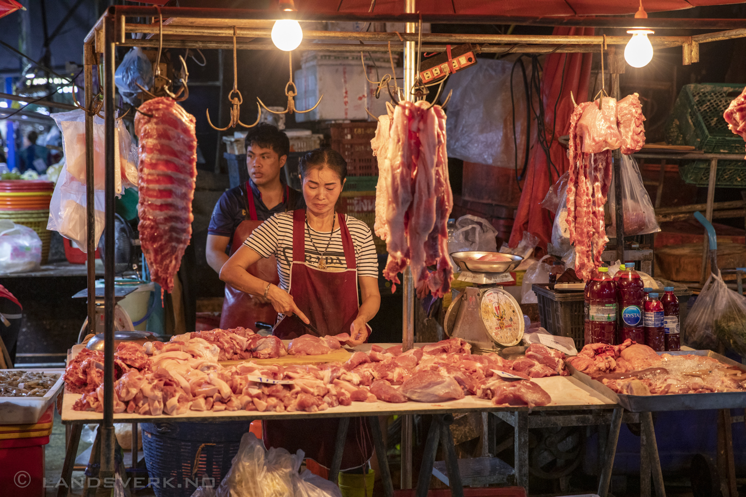 Khlong Toei fresh food market. Bangkok, Thailand. (Canon EOS 5D Mark IV / Canon EF 24-70mm f/2.8 L II USM)