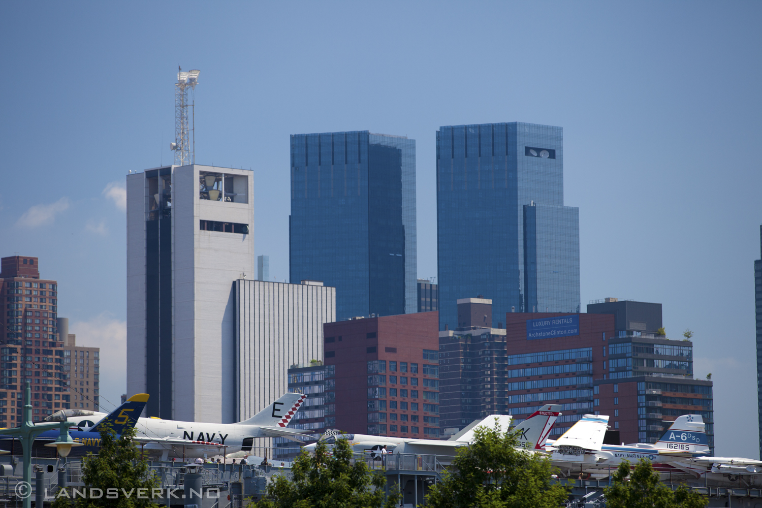 Manhattan, New York. 

(Canon EOS 5D Mark II / Canon EF 70-200mm f/2.8 L IS II USM)