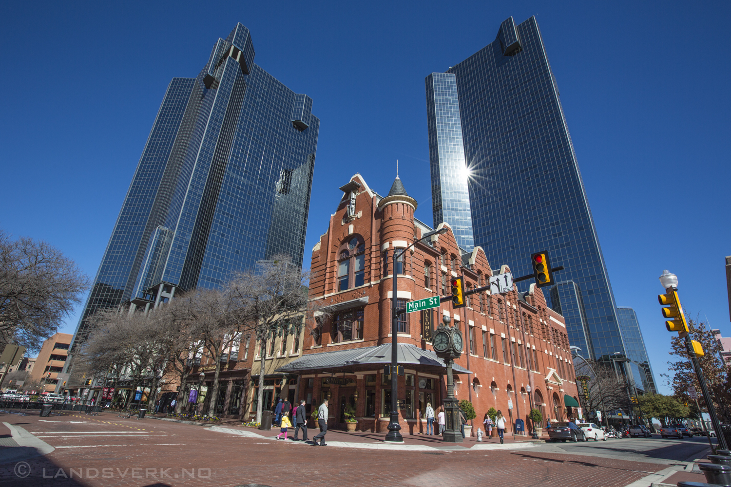 Fort Worth, Texas. 

(Canon EOS 5D Mark III / Canon EF 16-35mm f/2.8 L II USM)