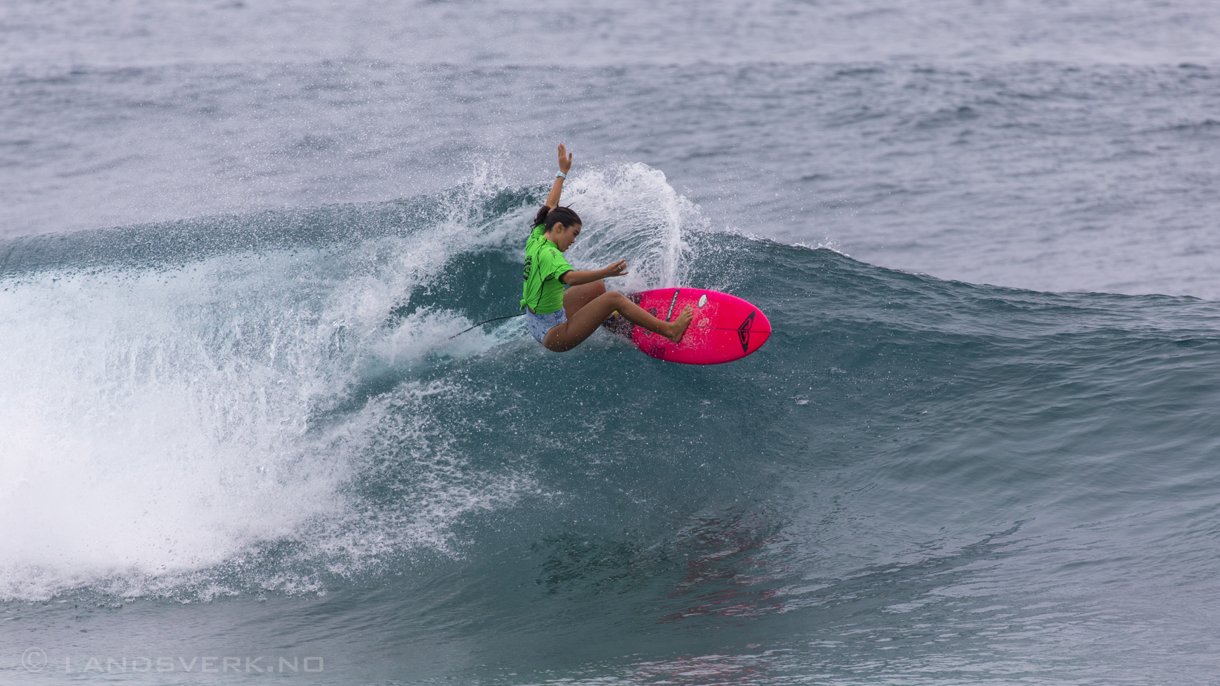 Surf competition at the Banzai Pipeline off Ehukai Beach Park. O‘ahu, Hawaii. 

(Canon EOS 5D Mark IV / Canon EF 100-400mm f/4.5-5.6 L IS II USM)